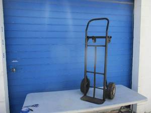 lot 16 image: 24 Way Hand Truck  Dolly With Pneumatic Wheels.