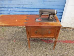 lot 57 image: Vintage- Kenmore Sewing Machine By Sears Robuck Co, Model 117-959, SN # 421887