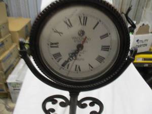 lot 66 image: GBR- Waterloo Station, Battery Operated, Heavy Table Clock, About 24-High