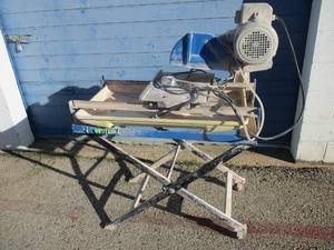 lot 90 image: SUPERIOR-BILT #84-10115-C Electric Wet Tile Table Saw On Portable Stand With Water Pan And Pump. Works