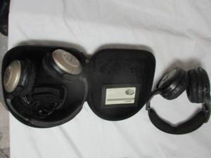 lot 91 image: Lot-2 Headsets,1-Afterglow PDP Wireless Headset And 1-Bose QuietComfort 2 QC-2 Wired Noise Cancelling Headphones, Case