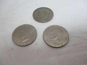lot 46 image: 3-Ike Dollar Coins, 2-1972 and 1-1776-1976 - Note3-X The Money
