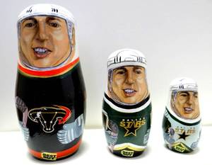lot 150 image: DALLAS STARS MIKE MODANO - NESTING DOLL SET