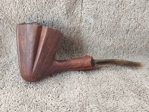 lot 11 image: Vintage Estate smoking pipe -
