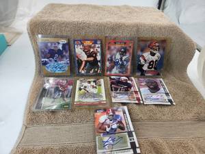 lot 83 image: Selection of signed football cards