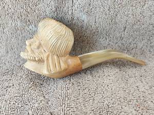lot 73 image: Vintage Meerschaum smoking pipe with case -