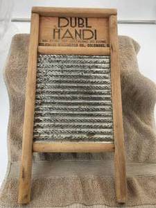 lot 33 image: Vintage Dubl Handl washboard