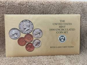 lot 46 image: 1990 United States Mint Uncirculated Coin Set - D and P