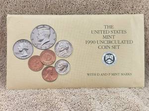 lot 79 image: 1990 United States Mint Uncirculated Coin Set - D and P