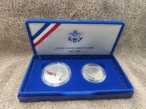 lot 92 image: United States silver Liberty Coins