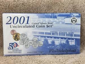 lot 112 image: 2001 Uncirculated Coin Set - Philadelphia with State Quarters