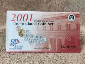 lot 143 image: 2001 Uncirculated Coin Set - Denver with State Quarters