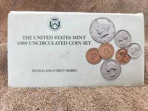 lot 153 image: 1989 United States Mint Uncirculated Coin Set