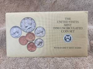 lot 158 image: 1990 United States Mint Uncirculated Coin Set