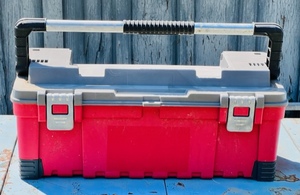 lot 9 image: 25x10x9 Heavy Duty Portable Tool Box Made in Israel By Keter