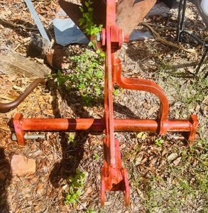 lot 11 image: 3-Point Hitch Tractor Plow