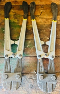 lot 26 image: Two 18 Stanley Bolt Cutters