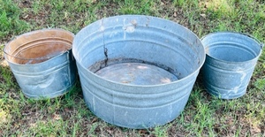 lot 31 image: Vintage Corrugated Steel Washtub &amp Two Buckets