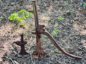 lot 32 image: Two AntiqueVintage Jacks