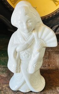 lot 49 image: 9 Benihana Nippon Ceramics Geisha Figurine