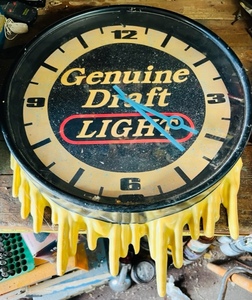lot 70 image: 20x16 Miller Genuine Draft Light Advertising Clock