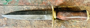 lot 72 image: Vintage 7 Blade Dagger W Brass &amp Wood Hilt