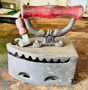 lot 96 image: Antique BFC 1 Coal Fueled Iron