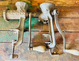 lot 99 image: Antique Hubbard Spencer No. 8 &amp New Standard No. 3 Meat ChopperGrinders