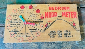 lot 101 image: Vintage 10x 5 Wall Hanging Bedroom Mood Meter