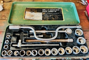 lot 118 image: 25 Piece 12 Square Drive Socket Wrench Set