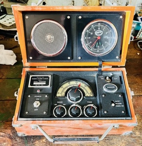 lot 123 image: Vintage Spirit of St. Louis RadioAlarm Clock