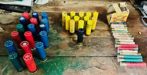 lot 133 image: 46 Assorted 12Ga. , 20Ga. , &amp .410 Shotgun Shells