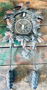 lot 163 image: Vintage Faux Small Coo Coo Clock 8x6