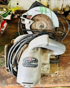 lot 166 image: Master Mechanic 2 13 HP Circular Saw &amp Vintage Black &amp Decker 6 Lectro Saw