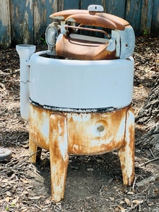 lot 190 image: Vintage Ringer Type Washing Machine- Great Yard Art