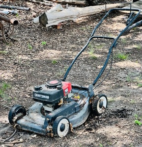 lot 196 image: Craftsman 4.5 HP Pace Setter Lawn Mower