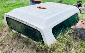 lot 212 image: Vintage Pickup Camper