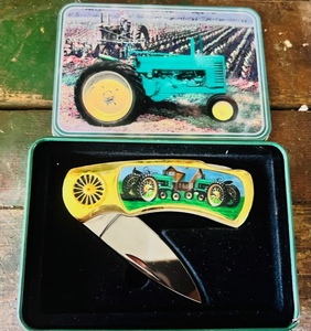 lot 214 image: Commemorative John Deere Type Folding Lock Blade Knife W Collectors Tin