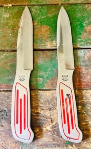 lot 240 image: Two 9 United UC1200 Throwing Knives