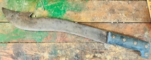 lot 273 image: Vintage BUSH WACKER LIMB TRIM 14 Blade 5 Handle Machete
