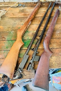 lot 281 image: Vintage Remington Model 511 Bolt Action Scoremaster .22 &amp 865 .22LR Plainsman Rifles - Needs Reassembly