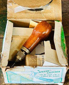 lot 284 image: Vintage The Speedy Stitcher Sewing Awl Kit WOriginal Box