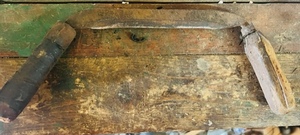 lot 322 image: Antique Draw Knife Carpenters Tool