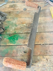 lot 323 image: Antique Draw Knife Carpenters Tool