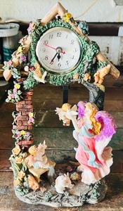 lot 339 image: Beautiful Tabletop Angel Clock