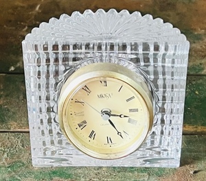 lot 341 image: Mikasa Austrian Chrystal DeskMantle Clock- Made in Germany