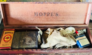 lot 355 image: Vintage Hoppers Gun Cleaning Kit