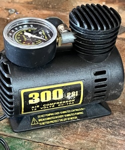 lot 365 image: 300 PSI Tire Air Compressor 12V DC10A