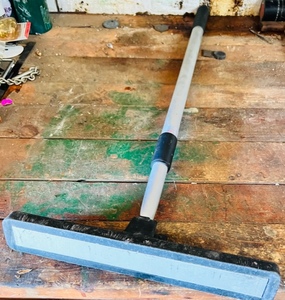 lot 376 image: Home Depot Magnet With Handle