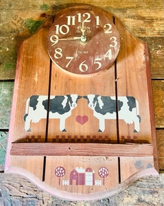 lot 387 image: Vintage Elgin Country Wooden Wall Clock 1987- Rare